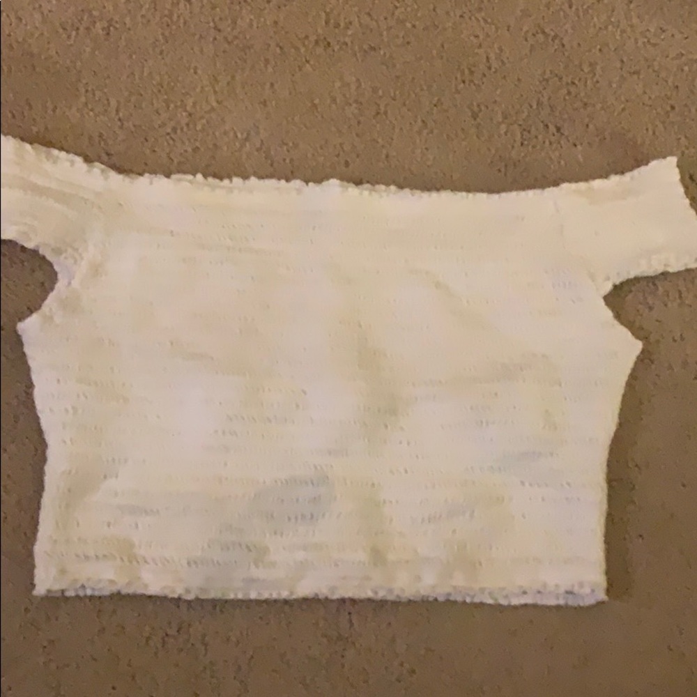 Off the shoulder white cropped tanktop